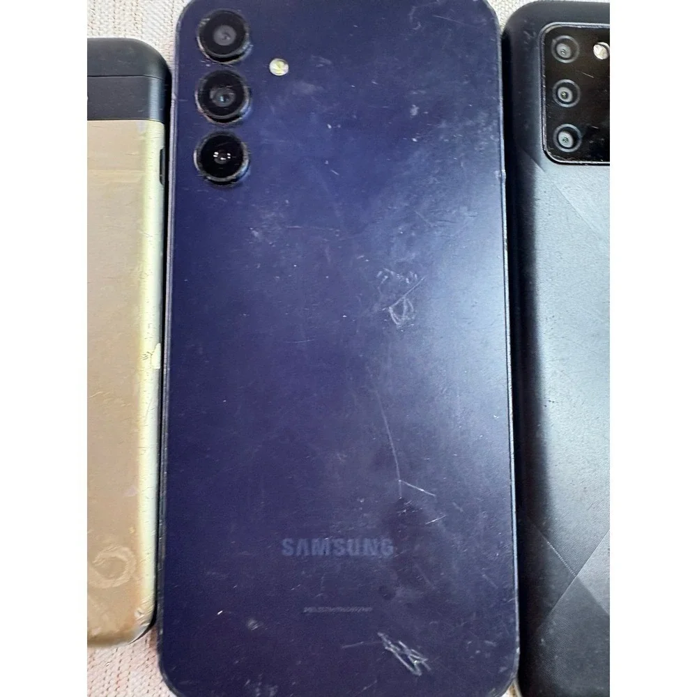 Samsung bundle of phones (parts)